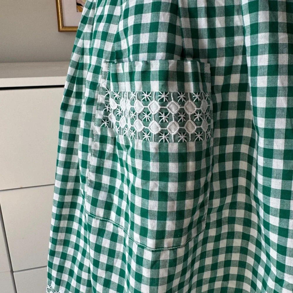 VNTG Green White Gingham Check Apron Shabby Chic Cottagecore Hostess Lace Trim